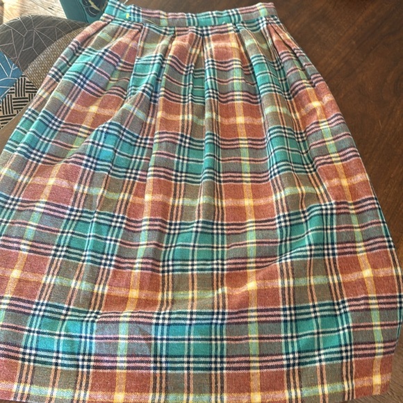 Chibaro plaid wool button front skirt - Picture 4 of 4